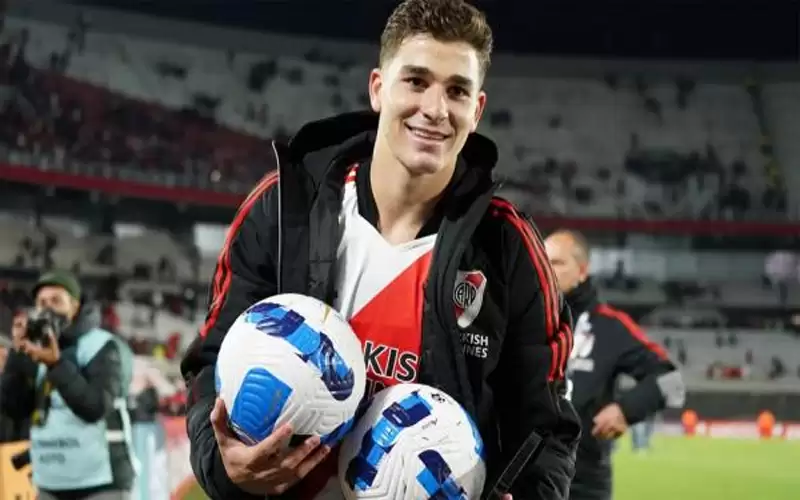 جوليان ألفاريز يتألق قبل انتقاله لمانشستر