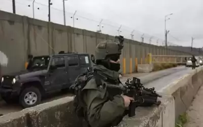إعلام إسرائيلي: 3 فلسطينيين تسللوا إلى