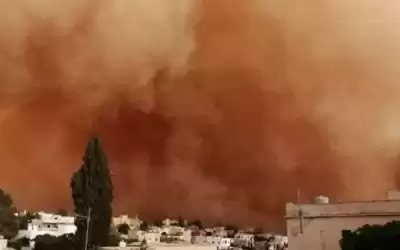 عاصفة غبار تضرب المفرق
