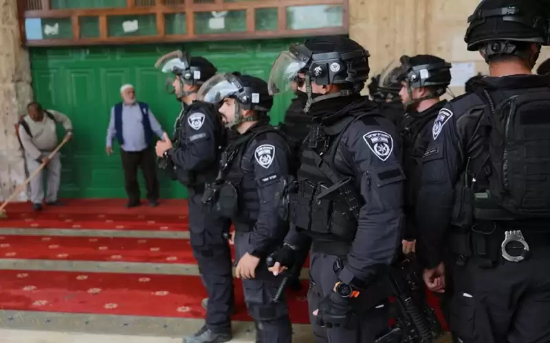 أكثر من 600 مستوطن يقتحمون المسجد