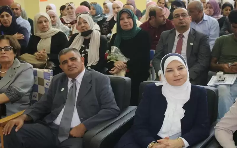 قبيلات ترعى احتفال مدرسة الأميرة بسمة