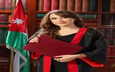 الدكتورة نورا زهير مهيدات مبارك التخرج