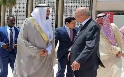 الفايز يشيد بجهود السعودية في خدمة
