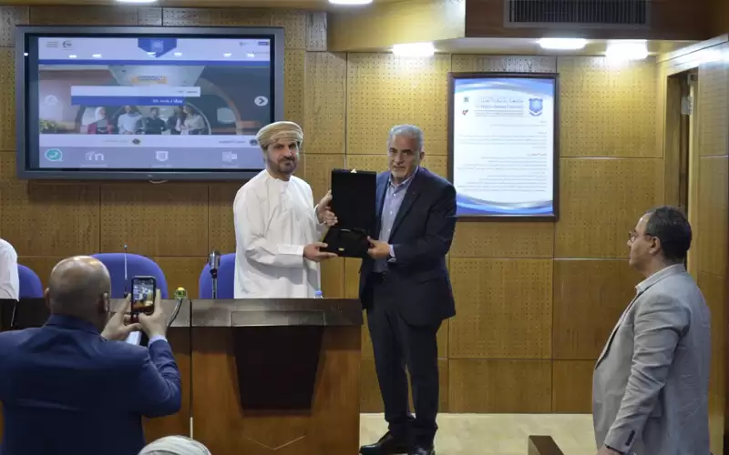 عمان الأهلية تستقبل السفير العماني في