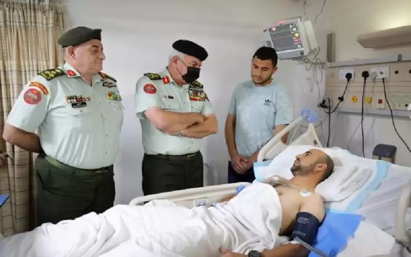 الحنيطي يعود مصابي واجب مالي