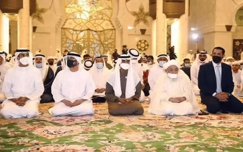 القضاة عقب ظهوره مع حاخام يهودي: