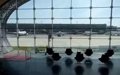إلغاء ربع الرحلات في مطار شارل