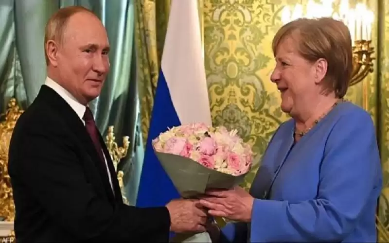 لن أعتذر .. ميركل تثير الجدل