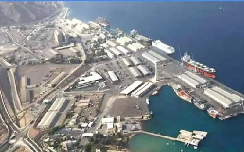 الملك يفتتح مشروع توسعة وإعادة تأهيل