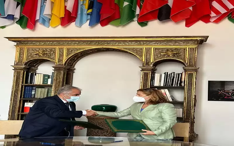 عمان الأهلية توقع مذكرة تفاهم مع