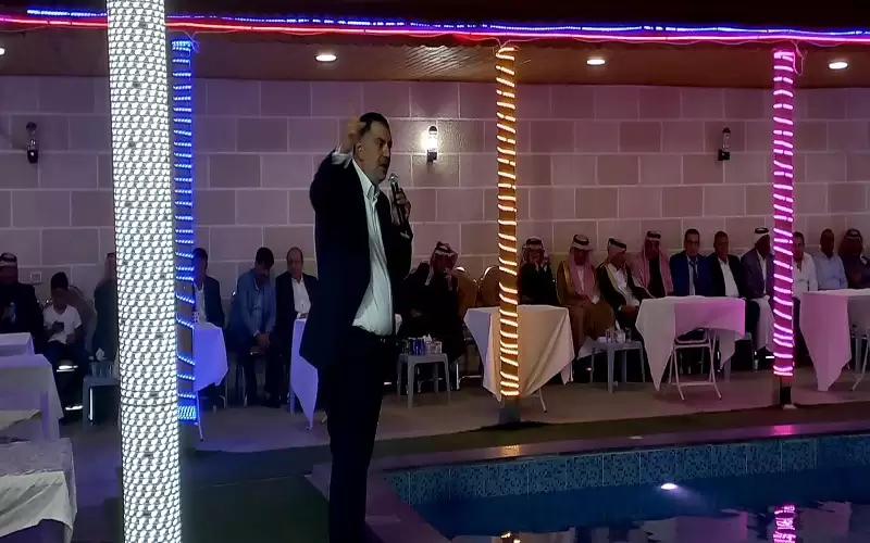 بالصور .. نضال البطاينة يروج لحزب