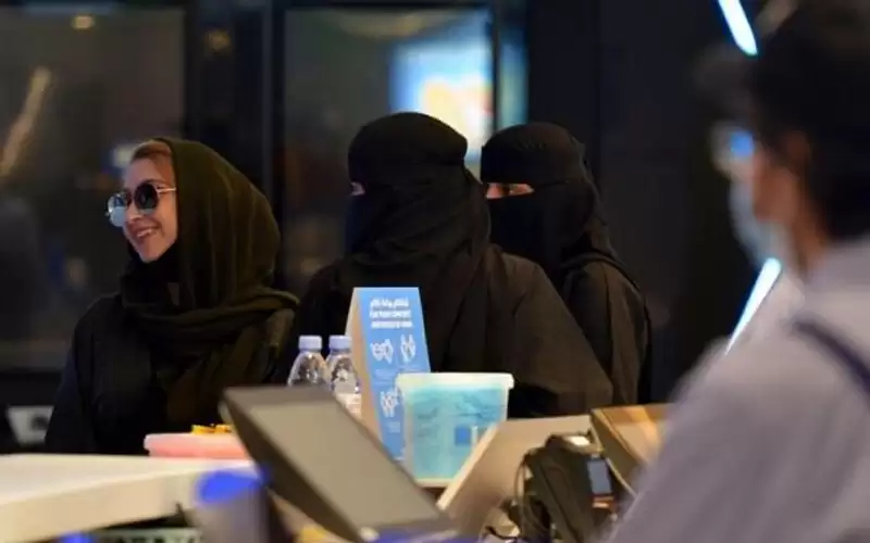 السعودية .. إلغاء إلزامية تغطية شعر