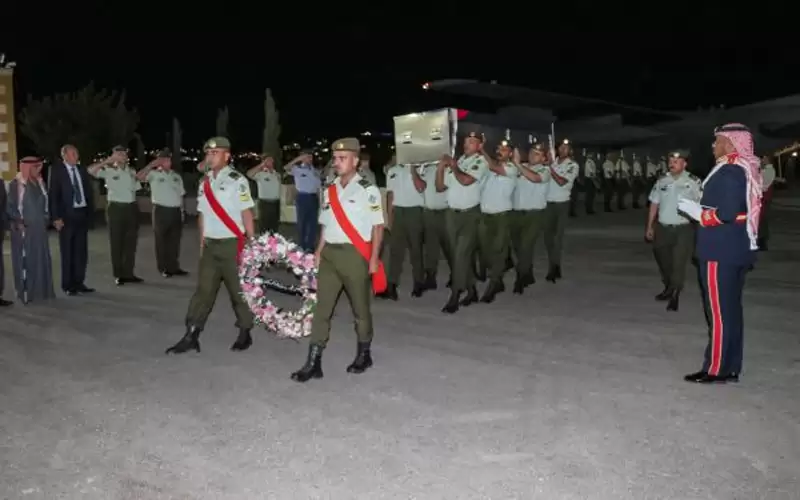 وصول جثمان الشهيد السيايدة إلى أرض