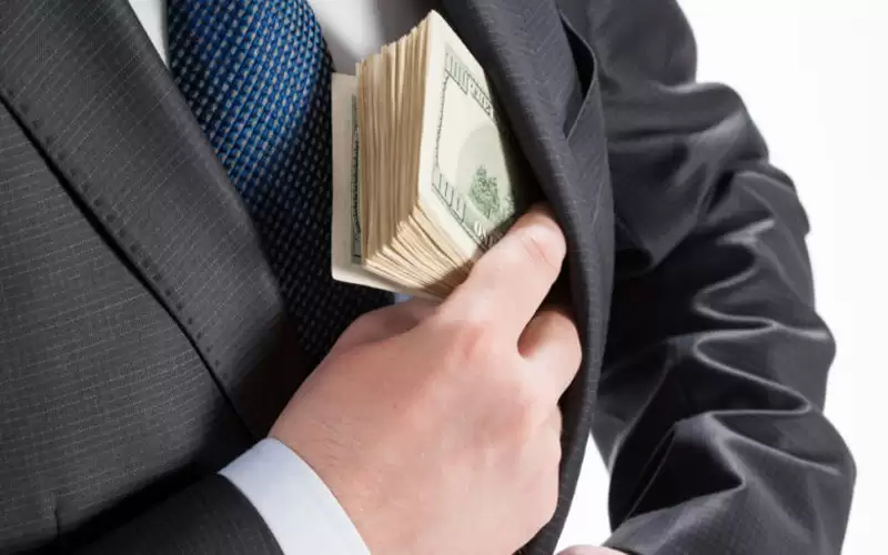 تحويل قضية اختلاس (٢٧) ألف دينار