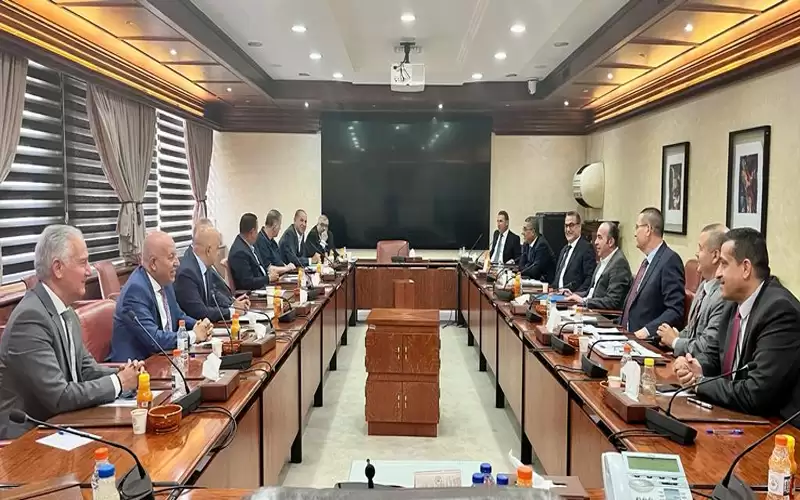 تجارة عمان : البنك المركزي صمام