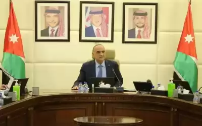 الخصاونة يشكل فريقا من 8 وزراء