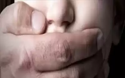 حدث يدعي اختطافه من قبل 5