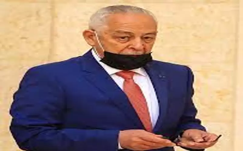 مندوبا عن الملك.. العيسوي يقدم العزاء