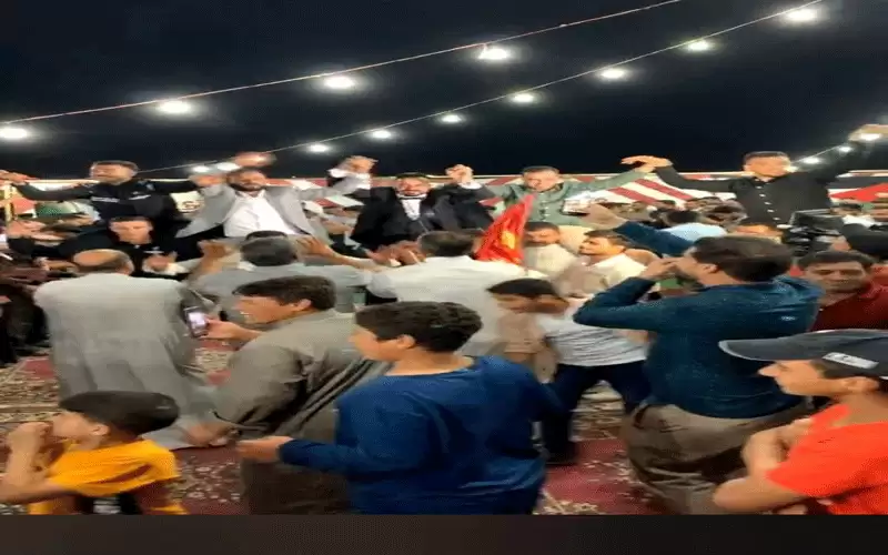 بالصور.. العوايدة يحتفلون بتخريج الملازم حمزة