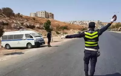 ضبط مركبة شحن محملة بـ34 راكبا
