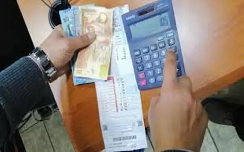 الطاقة تمدد فترة تعديل فواتير الكهرباء