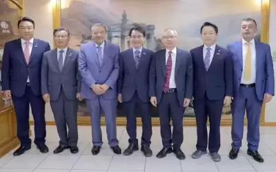 الدغمي يلتقي وفدا برلمانيا كوريا