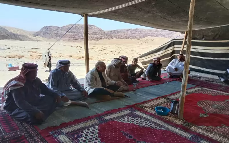 بالصور.. قفطان المجالي يتذكر دروب الصبا