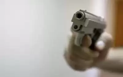 قاتل طالبة العلوم التطبيقية يطلق النار
