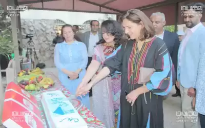 افتتاح المعرض الشخصي الأول للتشكيلية الشابة