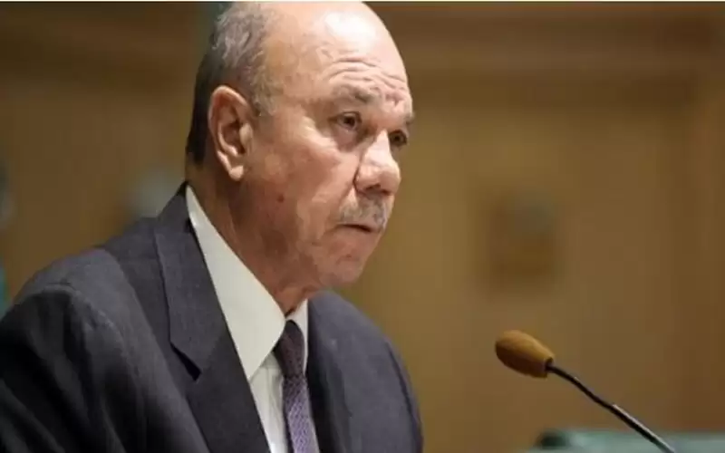 الفايز يسجل شكاوى رسمية بحق مسيئين