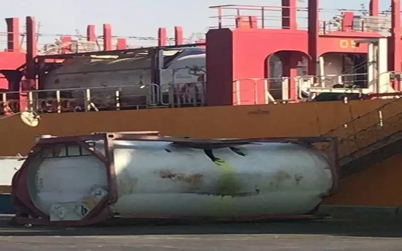 إصابات بتسرب غاز سام من صهريج