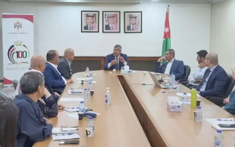 الخرابشة: الطاقة نعمل على التحول إلى