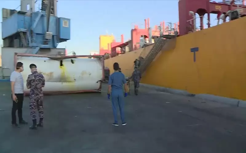 قطع حركة السير أمام المركبات المتوجهة