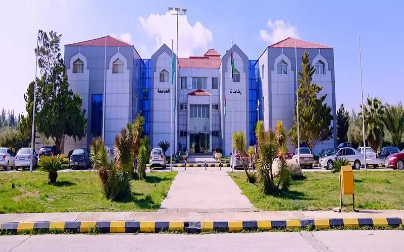 إعلان للتوظيف في (ال البيت) يثير