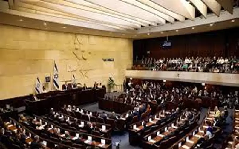 الكنيست يحل نفسه ويحدد موعدا للانتخابات