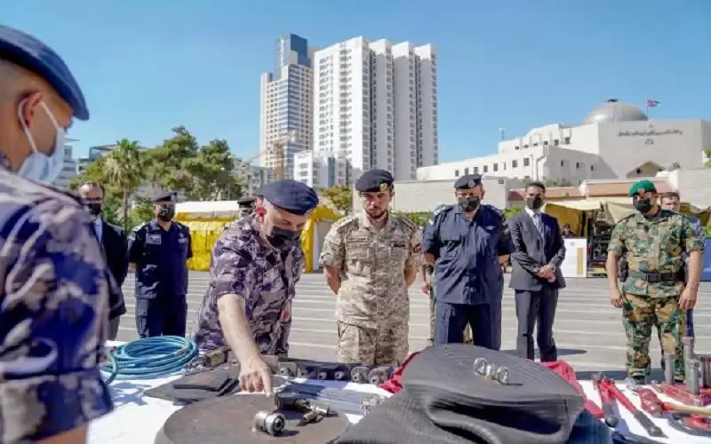 ولي العهد يزور مديرية الدفاع المدني