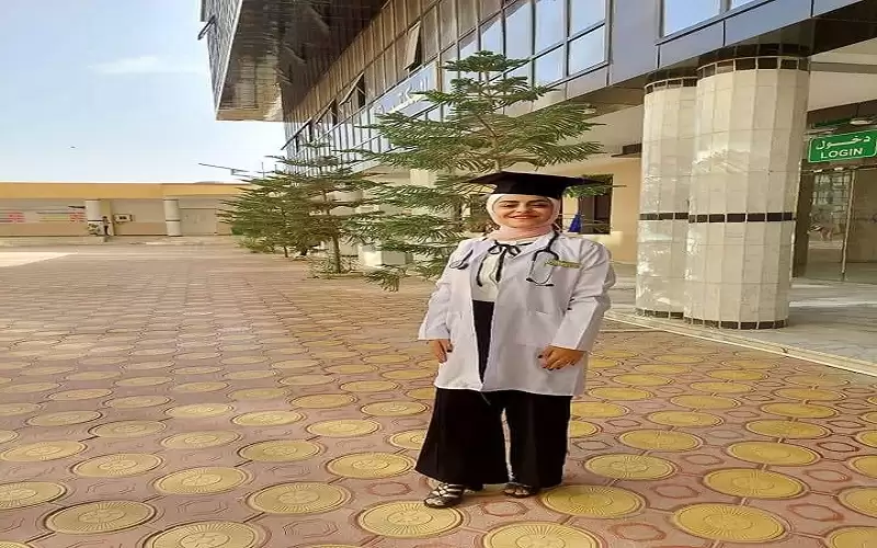 تهنئة للدكتور فيصل الغويين وعقيلته بتخريج