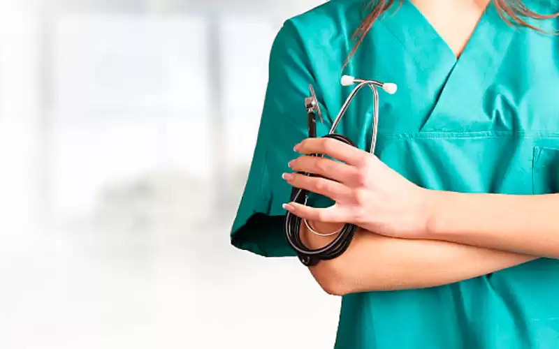 ضبط ممرضة أردنية تتعاطى الحشيش بمستشفى