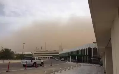 مطار بغداد يوقف رحلاته بسبب الغبار