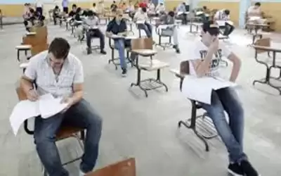 طلبة التوجيهي يتقدمون لامتحان تاريخ الأردن