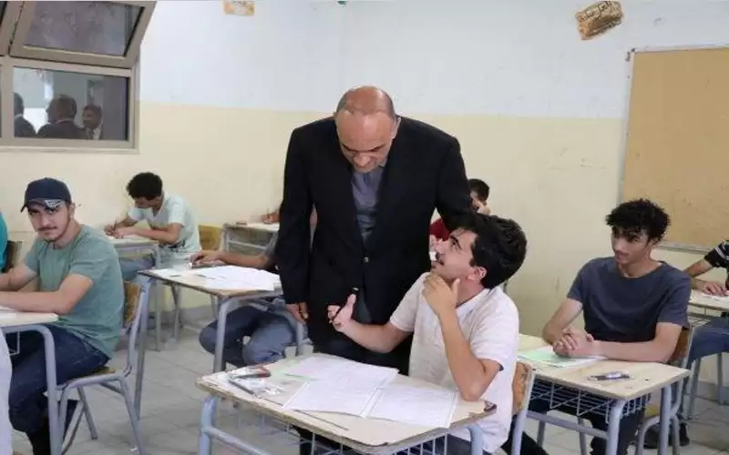 الخصاونة ووزير التربية يتفقدان طلبة التوجيهي