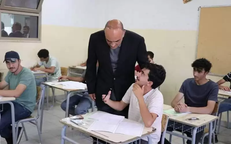 بشر الخصاونة بين مشهدين