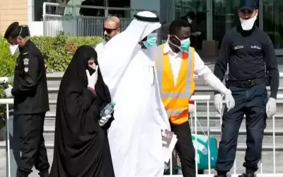 قطر تعيد إلزامية ارتداء الكمامات