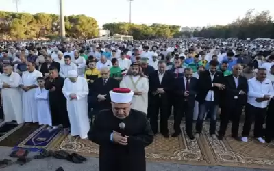 مئات الآف المصلين الأردنيين يؤدون صلاة