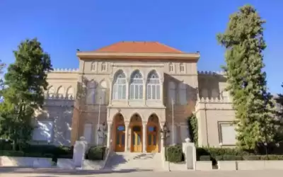 الديوان الملكي يعلن عن تنكيس علم