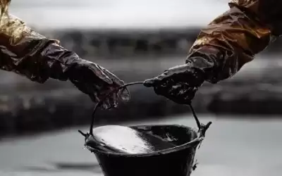 خبير مصرفي شهير يتوقع بانهيار أسعار