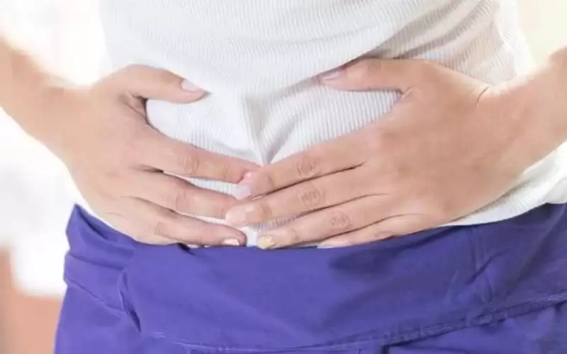 طرق سريعة للتخلص من نفخة القولون