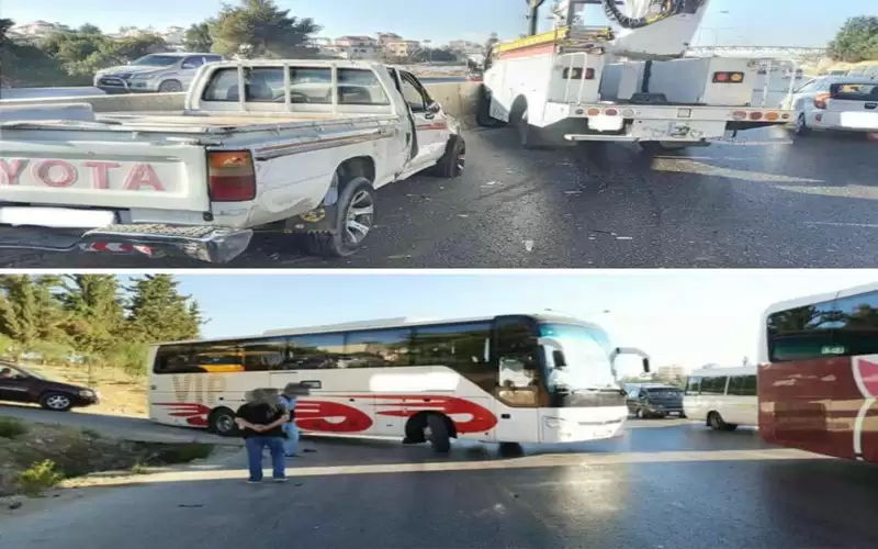 حادث سير بين 3 مركبات على