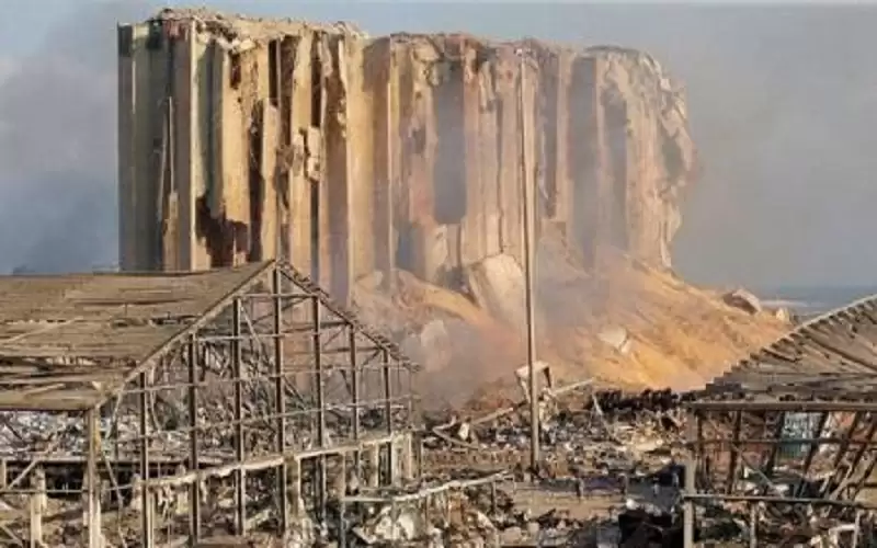 تحذير من انهيار الصوامع المتضررة بانفجار