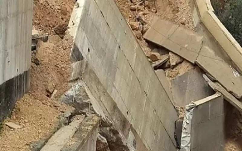 وفاة ثلاثيني إثر سقوط جدار اسمنتي